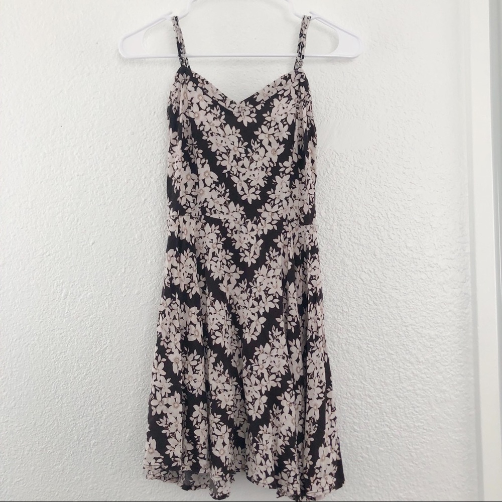 Smocked floral dress - Picture 2 of 3